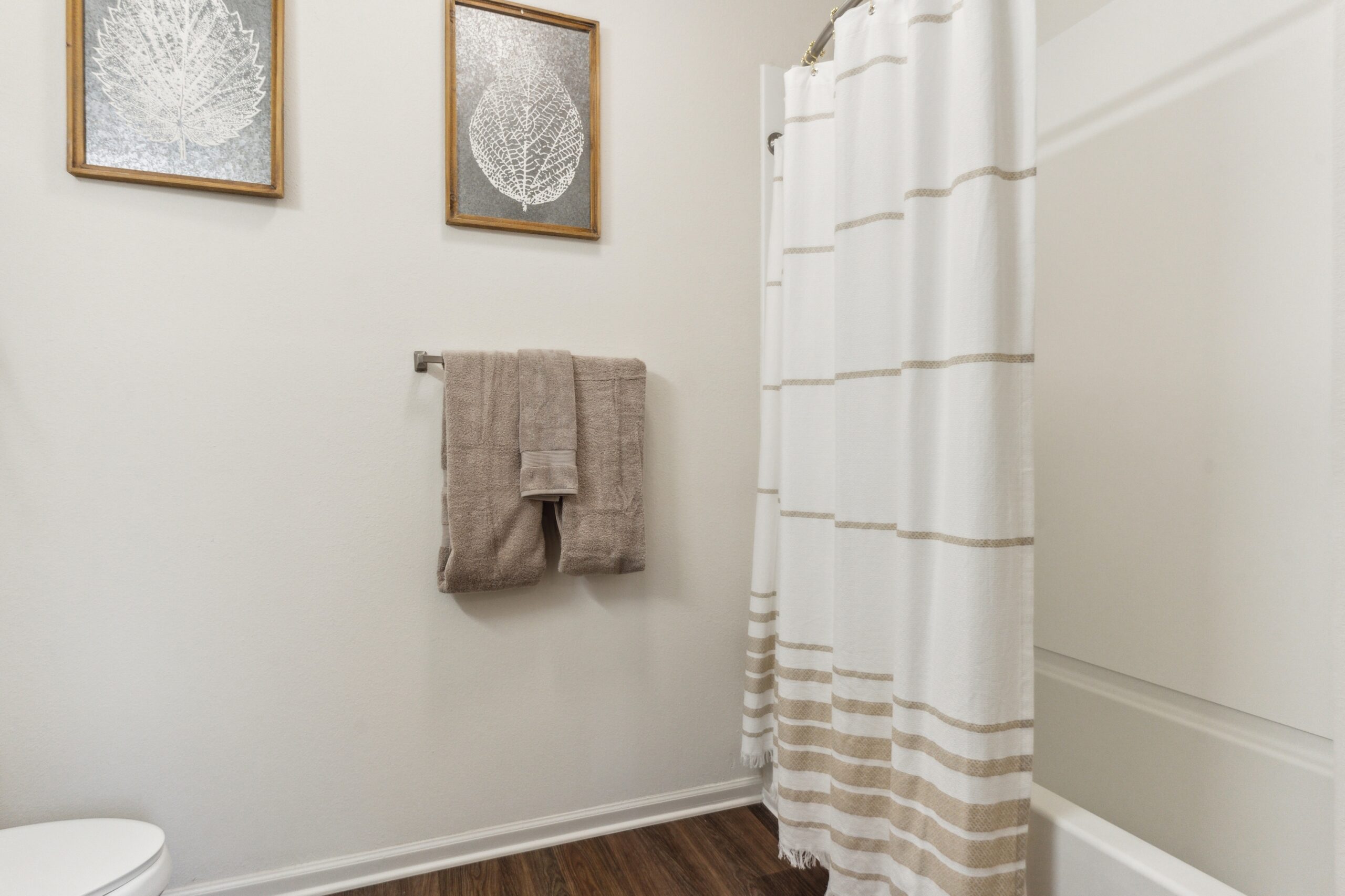 Gallery 38 06 9200 University City Blvd Charlotte NC 28213 USA Bathroom DPD00439 dylan defranco scaled