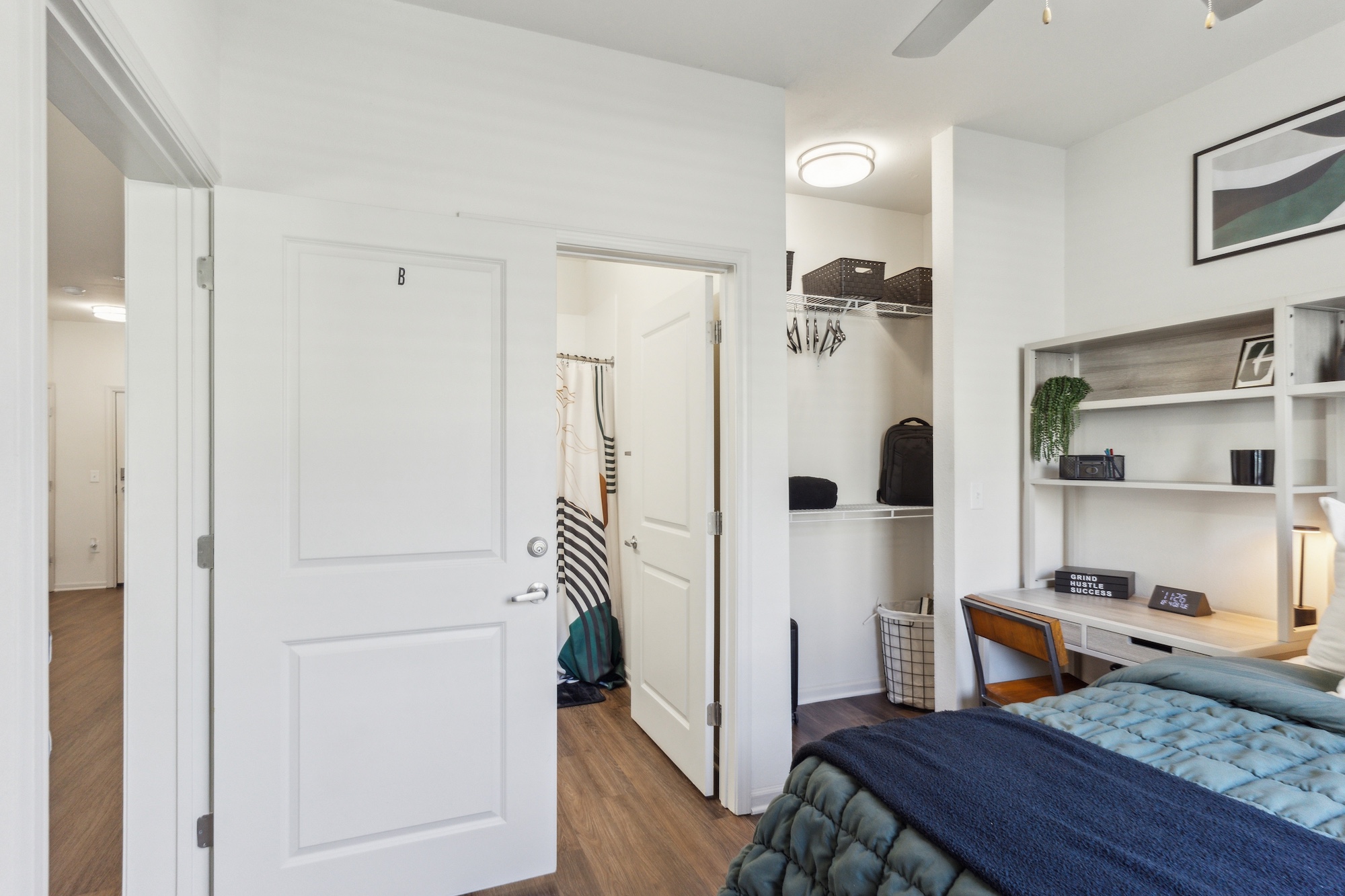 Gallery 56 15 9200 University City Blvd Charlotte NC 28213 USA Bedroom DPD00406 1