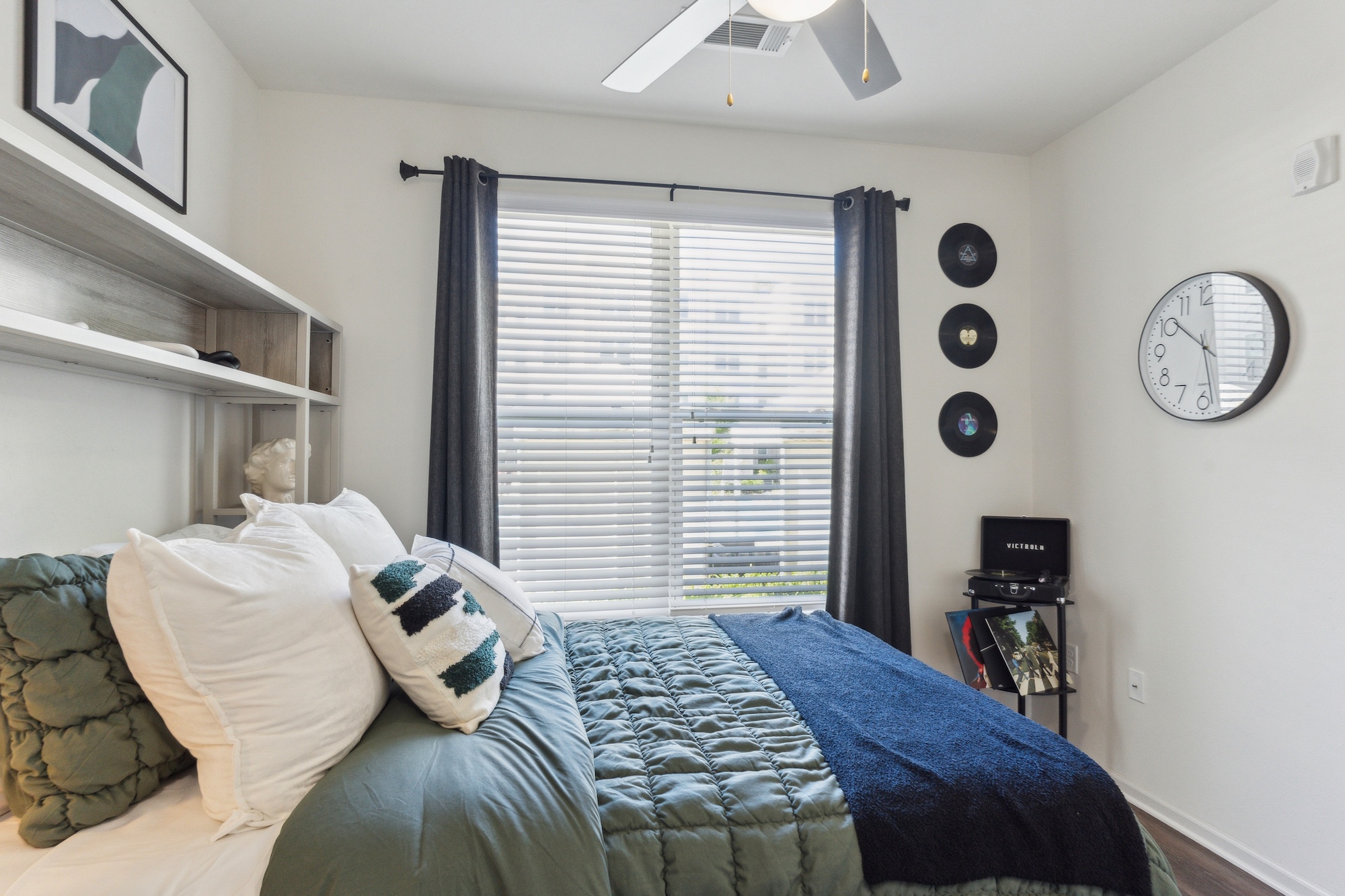 Gallery 58 17 9200 University City Blvd Charlotte NC 28213 USA Bedroom DPD00412 1
